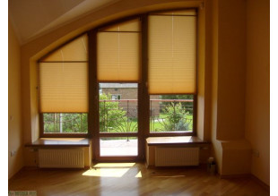 Плісе - це можливість закрити від сонця вікна будь-якої форми